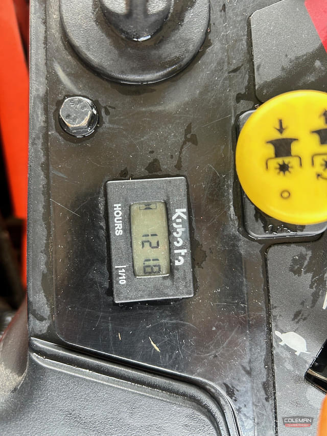 Image of Kubota Z724 equipment image 3