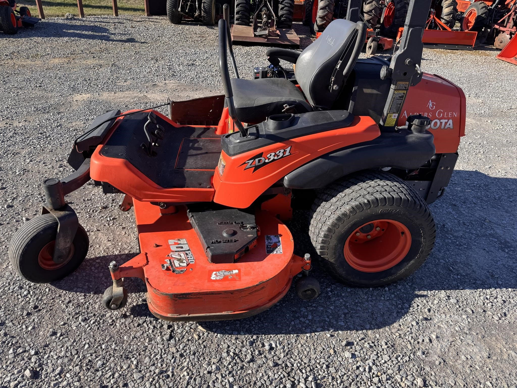 2009 Kubota ZD331 Equipment Image0