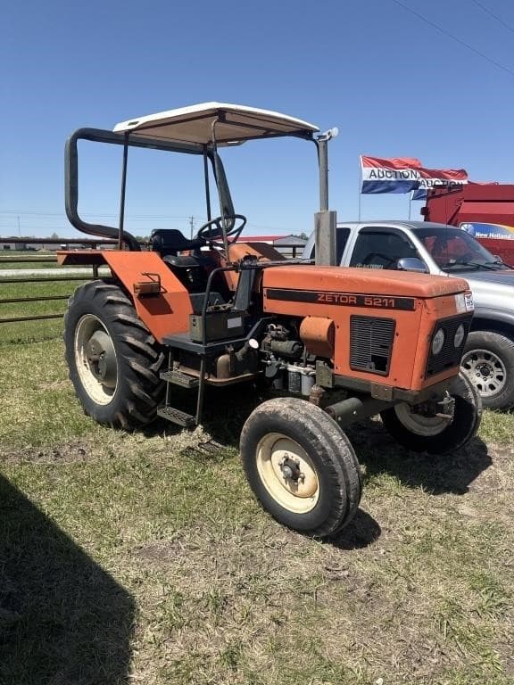 Image of Zetor 5211 equipment image 4