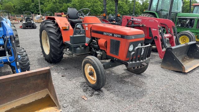 Image of Zetor 5211 equipment image 2