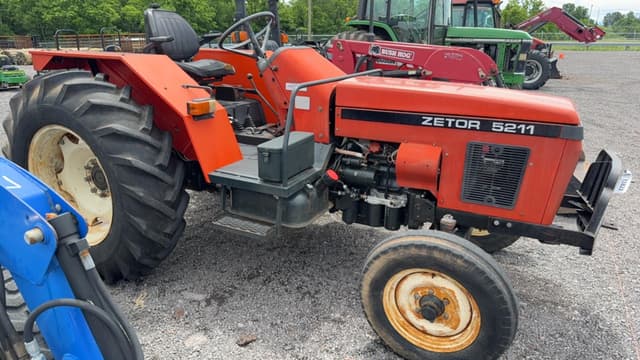 Image of Zetor 5211 equipment image 3